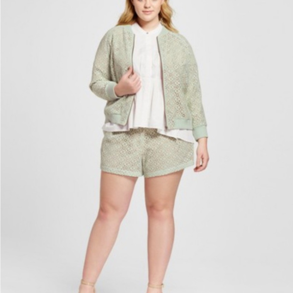 Victoria Beckham Shorts Peek A Boo Lace Green Women's Size 26W Overlay Pleated